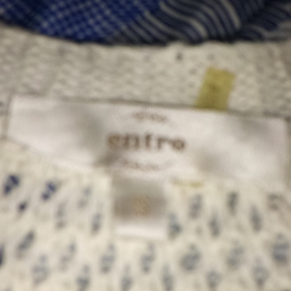 Cream colored flowery sweater by Entro - Picture 5 of 5